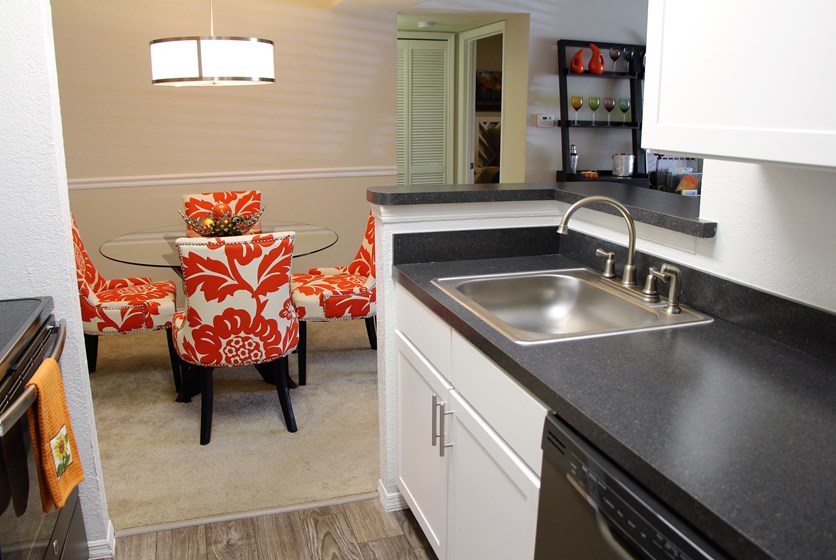 The Enclave at Lake Underhill Orlando Apartments