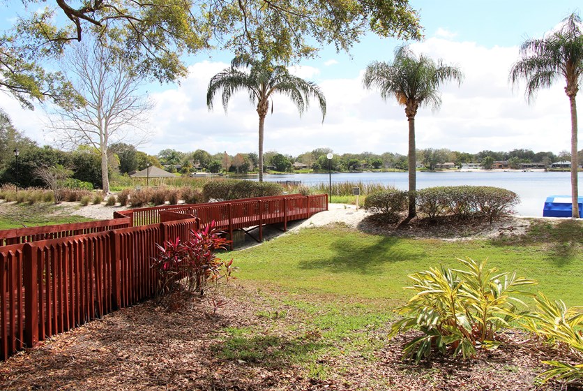 The Enclave at Lake Underhill Orlando Apartments